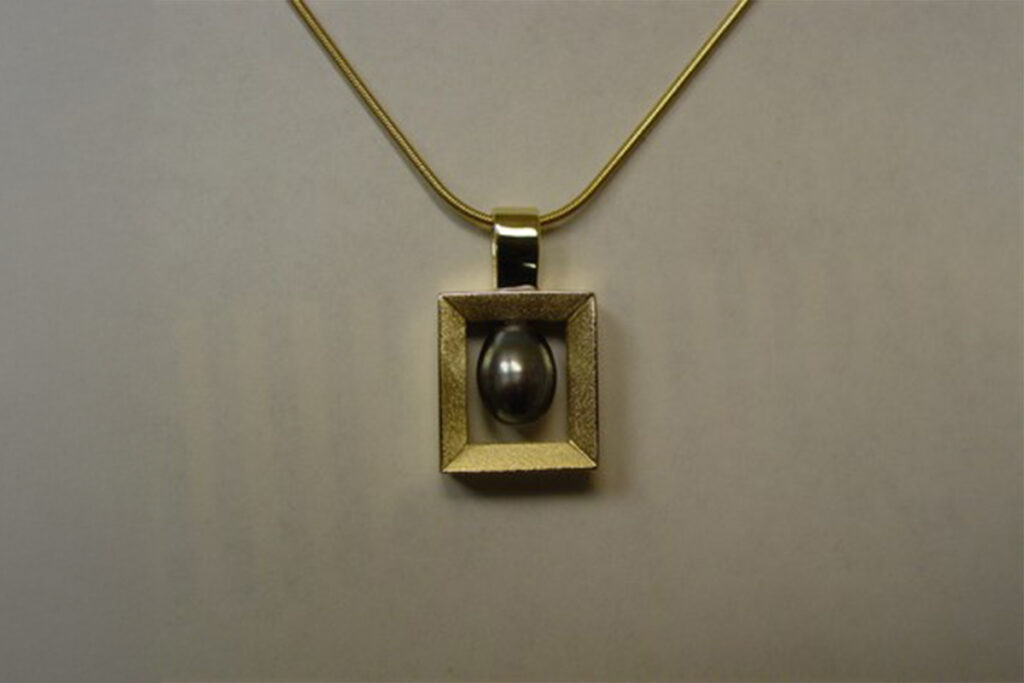 Gold Picture Frame with Pearl