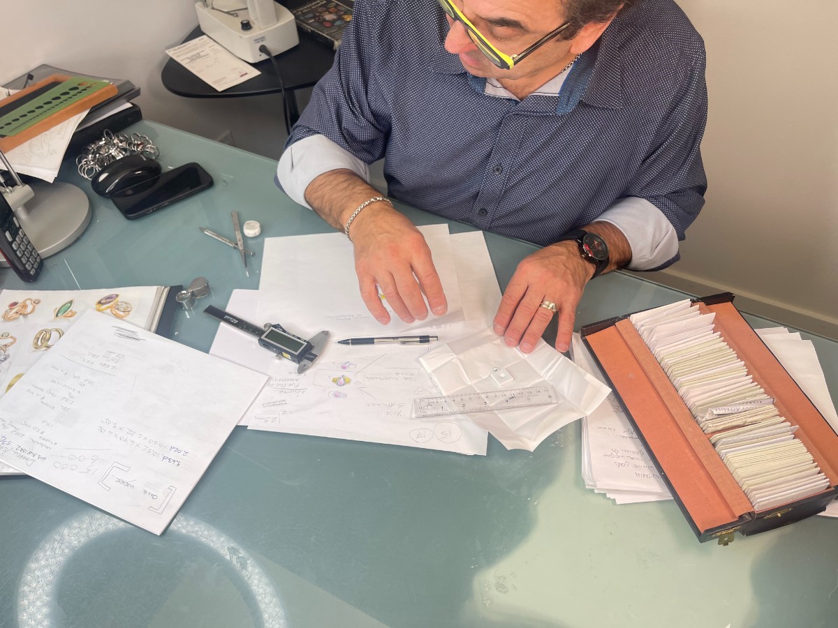 Alberta goldsmith in his design process
